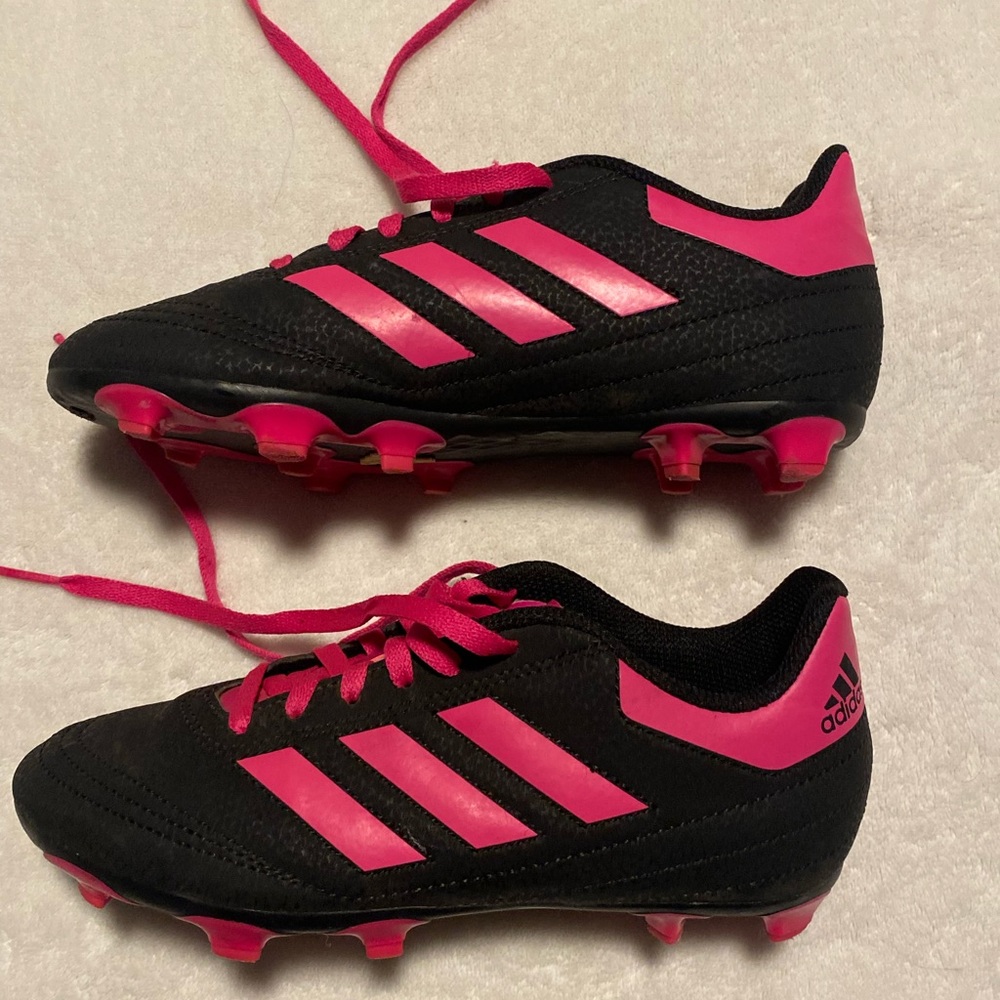 Girls Adidas Cleats (2 1/2)